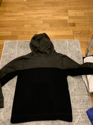 Sudadera IKKS young talla M verde y negro con logo