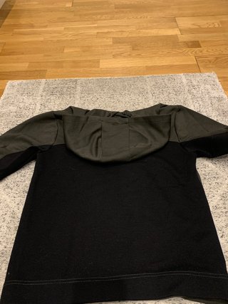 Sudadera IKKS young talla M verde y negro con logo