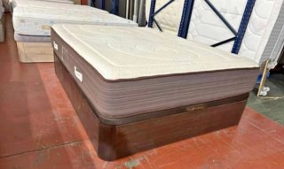 Canapé abatible de madera con colchones viscoelast