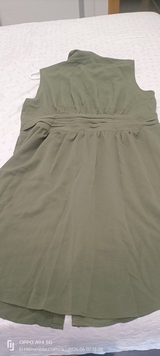 Vestido verde sin mangas