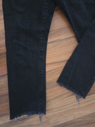 Pantalón vaquero negro Mango