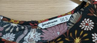 Vestido Stradivarius floral manga larga