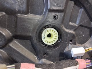 ELEVALUNAS DELANTERO IZQUIERDO MAZDA 3 BERLINA (BL) BBM45997XC 133088
