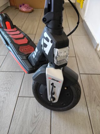 Patinete Eléctrico Aprilia Negro/Rojo