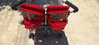 Silla de paseo gemelar Maclaren roja