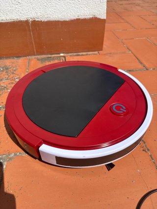 Robot Aspirador Rojo con Cable USB