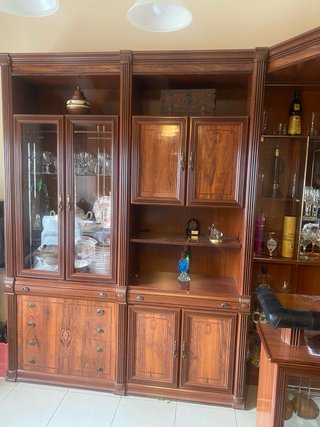 Mueble de rincón madera y cristal