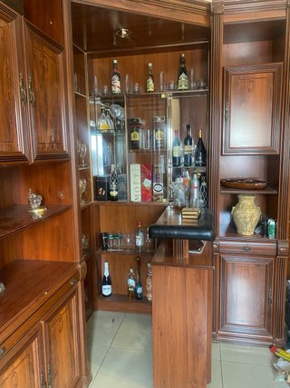 Mueble de rincón madera y cristal