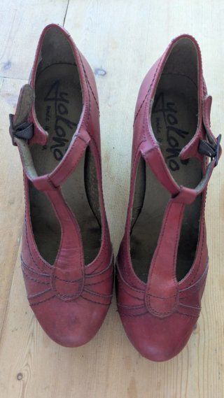 Zapatos YOKONO Tacon Vintage Rojos