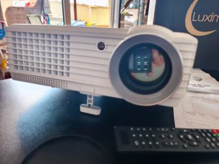 Proyector LED Luximagen SV300