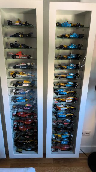 Maquetas F1 1/18 y vitrinas