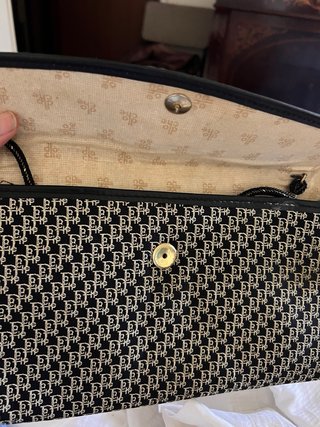 Bolso Doge Clutch Sobre dorado y Negro
