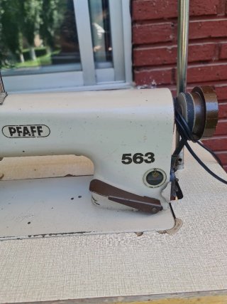 Máquina de coser industrial Pfaff 563