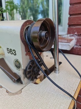 Máquina de coser industrial Pfaff 563