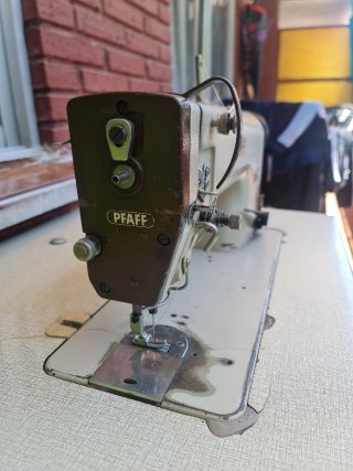 Máquina de coser industrial Pfaff 563