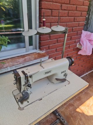 Máquina de coser industrial Pfaff 563