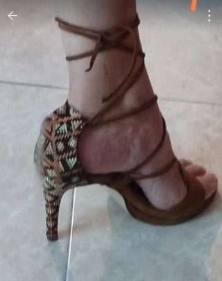 Sandalias Gloria Ortiz tacón anudadas