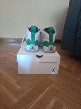 Zapatillas Jordan Blancas y Verdes