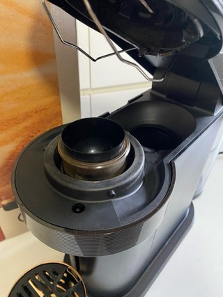 Cafetera Nespresso Vertuo Plus Negra