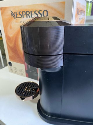 Cafetera Nespresso Vertuo Plus Negra