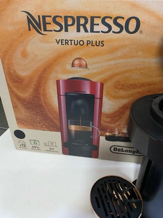 Cafetera Nespresso Vertuo Plus Negra
