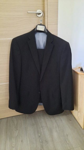 Traje negro talla 42
