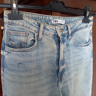 Pantalón vaquero Zara flare desgastado