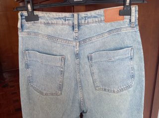 Pantalón vaquero Zara flare desgastado