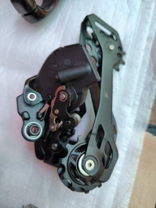 Shimano 105 Di2 12v Componentes