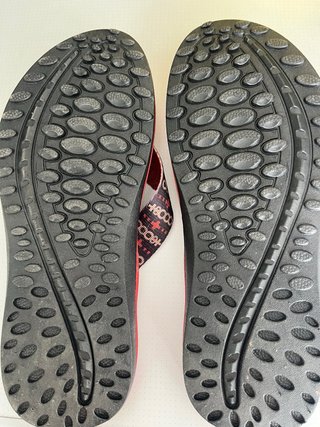 Chanclas 8000 playa rojas y beige