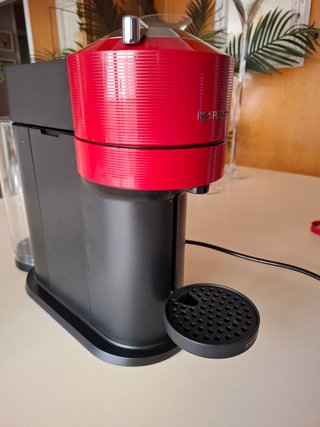 Cafetera Nespresso Vertuo Roja