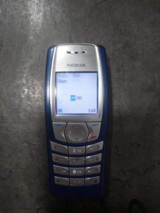 Nokia 6610 azul y plateado