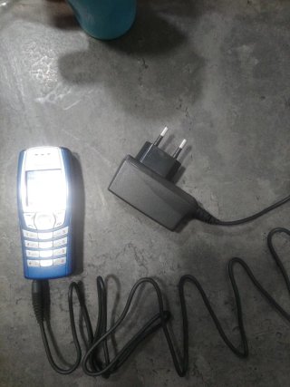 Nokia 6610 azul y plateado