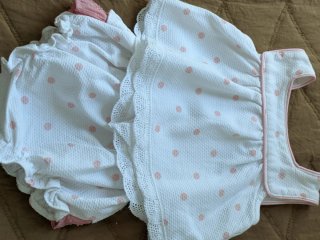 Conjunto niña blanco con topos rosas