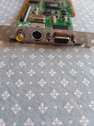 ATI Rage Pro AGP 2x + Sintonizador TV