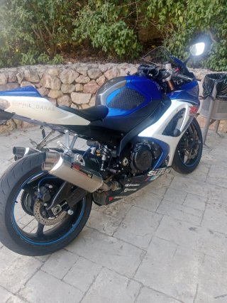 Suzuki GSXR1000 Azul y Blanca
