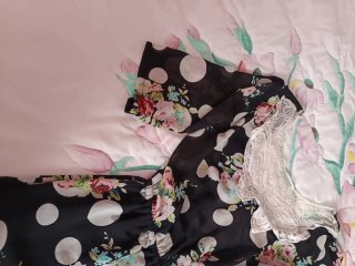 Mono corto floral con lunares
