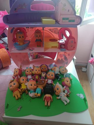 Casita Bebés Llorones + 16 Figuras