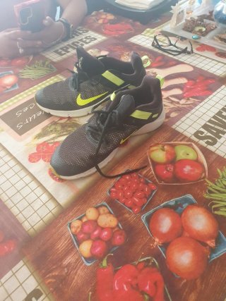 Zapatillas deportivas Nike negras y verdes