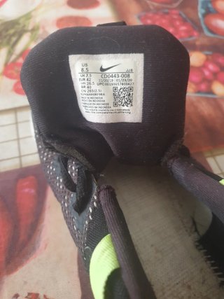 Zapatillas deportivas Nike negras y verdes