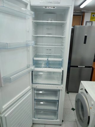 Nevera combi Bosch de altura 200/60cm clase A+++
