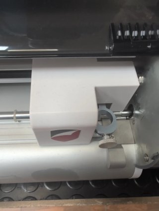 Máquina de corte Hidrogel marca Invisible Shield