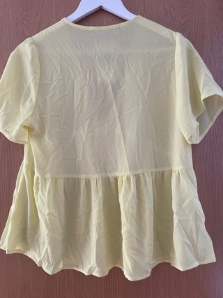 Blusa Celop manga corta amarilla talla L