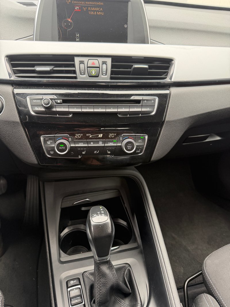 BMW X1 sDrive 18d (F48) 2017, foto 11