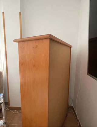 Mueble vitrina provenzal madera y cristal