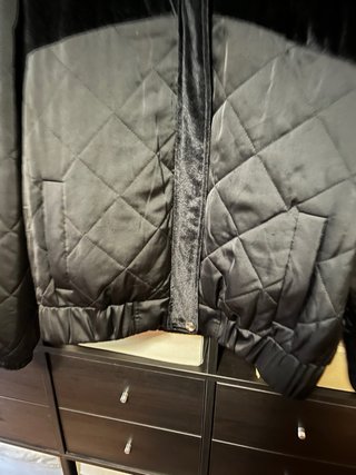 Cazadora bomber acolchada negra