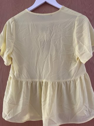 Blusa Celop manga corta amarilla Talla M