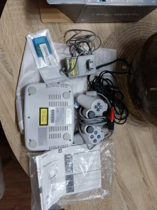 Sony PSone Consola Gris/Blanca + Accesorios