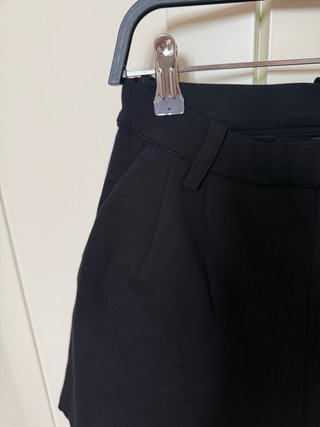 Shorts negros Mangata con rayas laterales