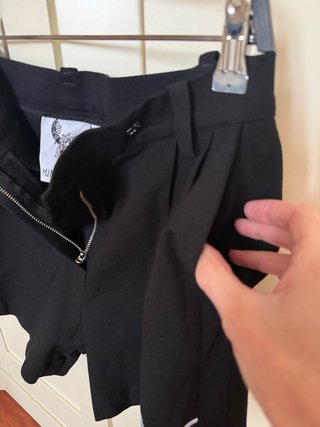 Shorts negros Mangata con rayas laterales